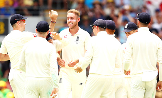 Broad looks to retain early MVP lead